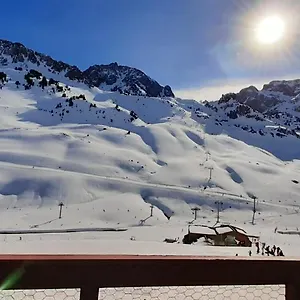 la-mongie-studio-pieds-des-pistes-parking-interieur-prive.midi-pyreneeshotels.com/